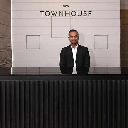 Townhouse Function Inn Near Chaudhary Charan Singh International Airport Λάκναου Εξωτερικό φωτογραφία