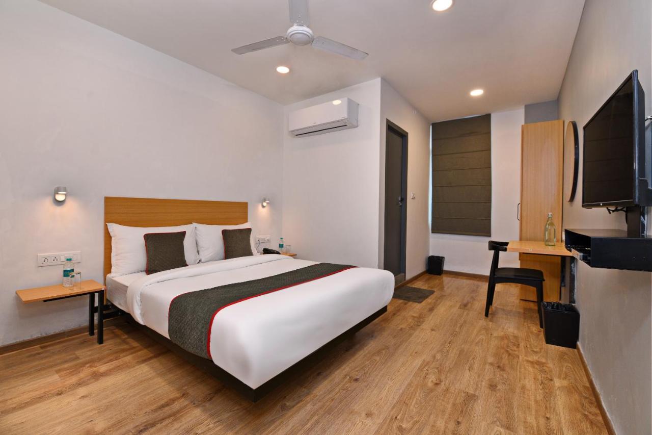 Townhouse Function Inn Near Chaudhary Charan Singh International Airport Λάκναου Εξωτερικό φωτογραφία