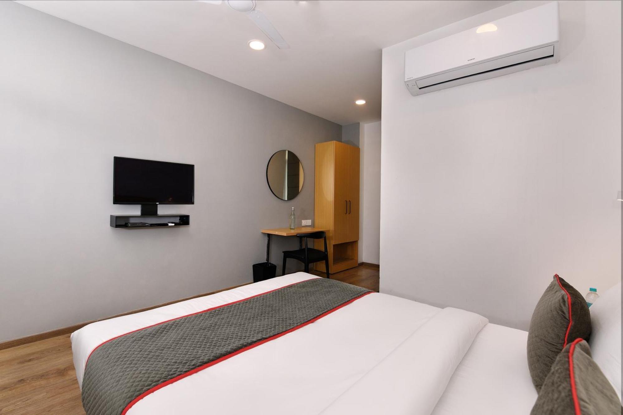 Townhouse Function Inn Near Chaudhary Charan Singh International Airport Λάκναου Εξωτερικό φωτογραφία
