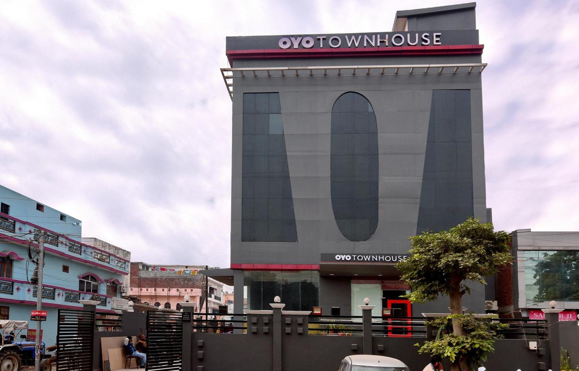 Townhouse Function Inn Near Chaudhary Charan Singh International Airport Λάκναου Εξωτερικό φωτογραφία