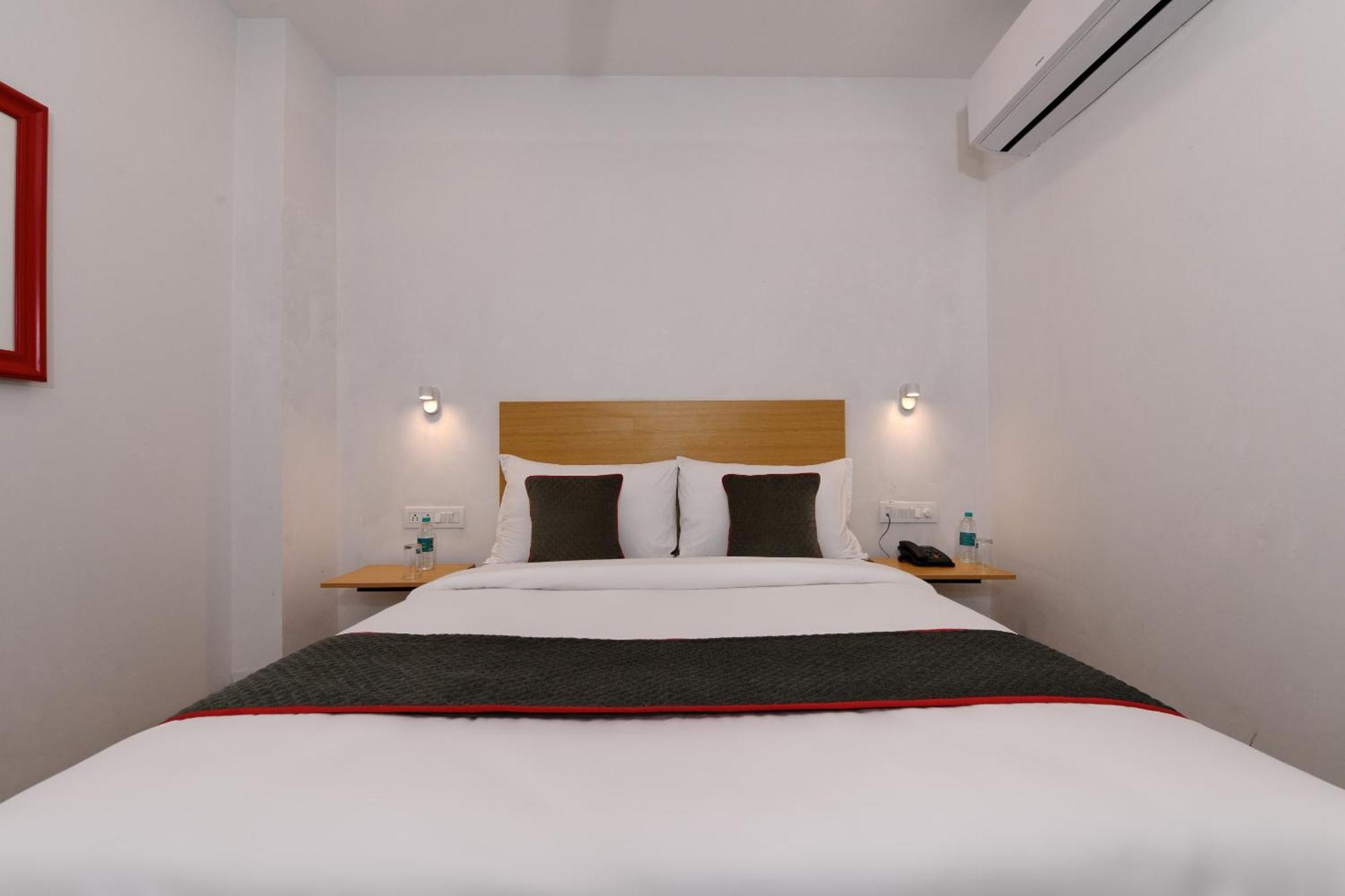 Townhouse Function Inn Near Chaudhary Charan Singh International Airport Λάκναου Εξωτερικό φωτογραφία