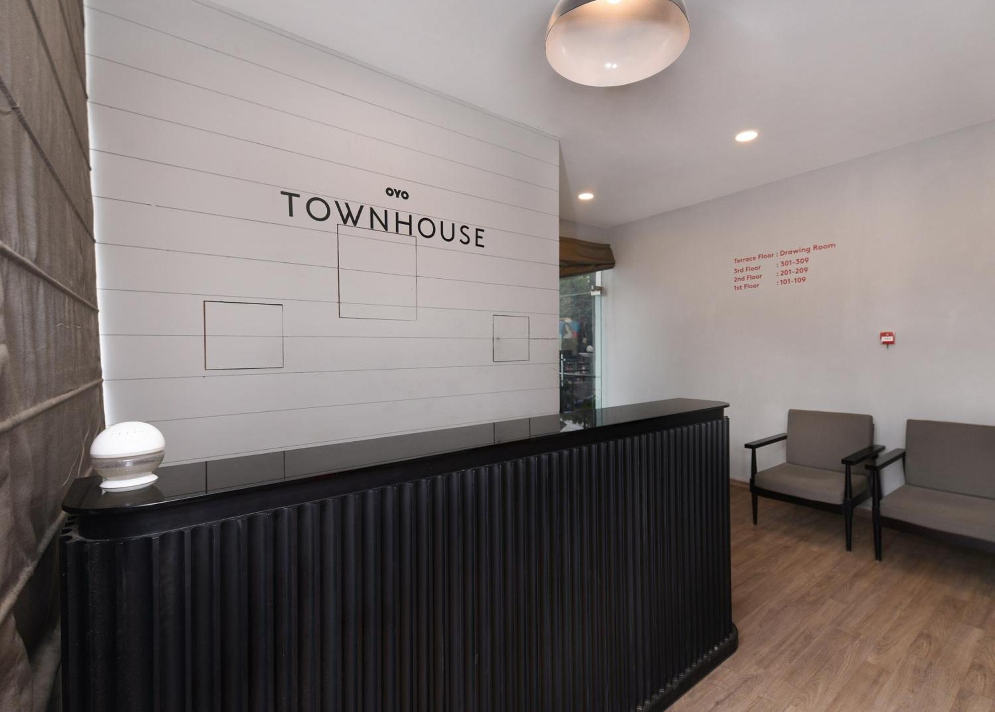 Townhouse Function Inn Near Chaudhary Charan Singh International Airport Λάκναου Εξωτερικό φωτογραφία