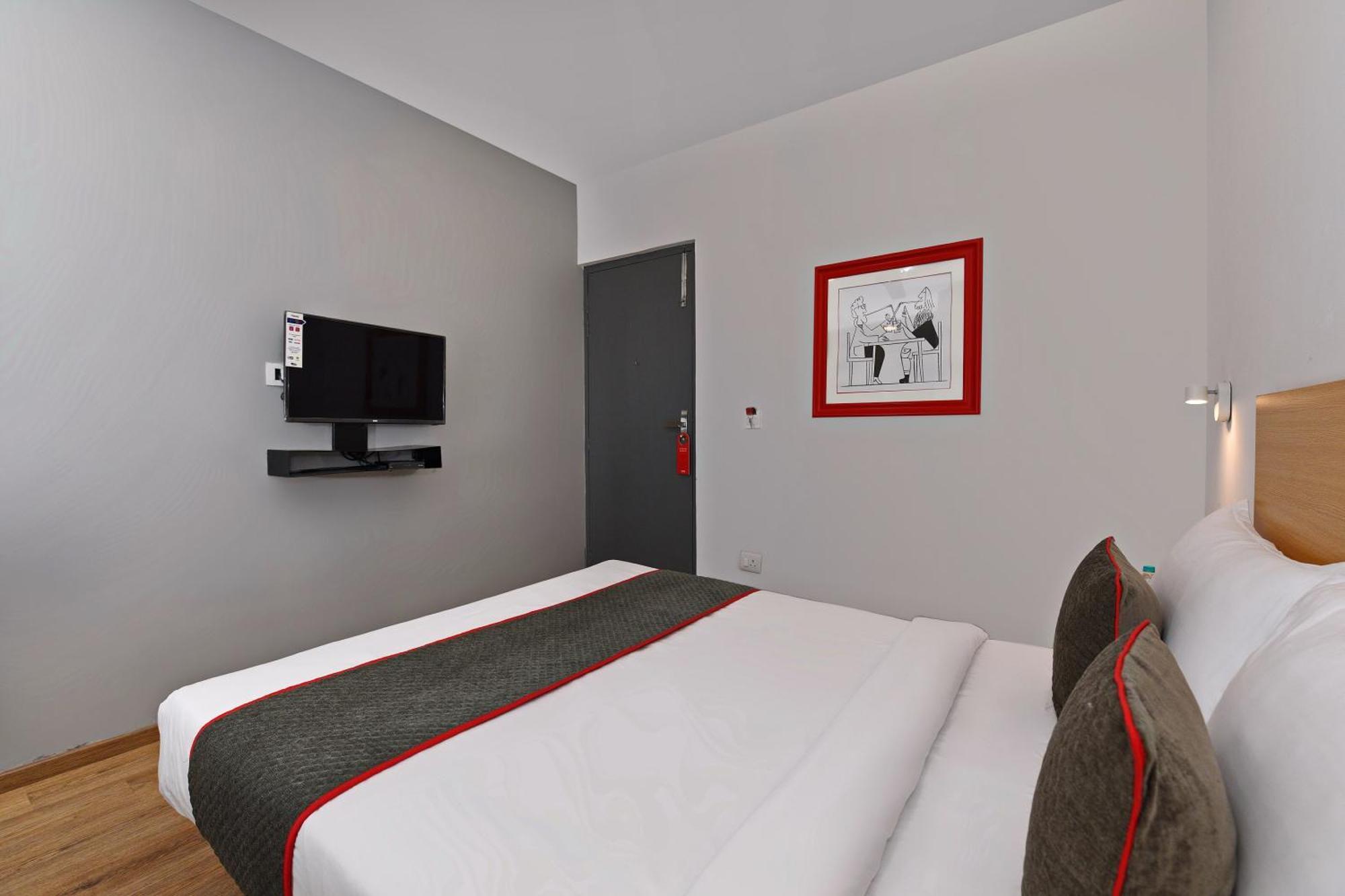 Townhouse Function Inn Near Chaudhary Charan Singh International Airport Λάκναου Εξωτερικό φωτογραφία